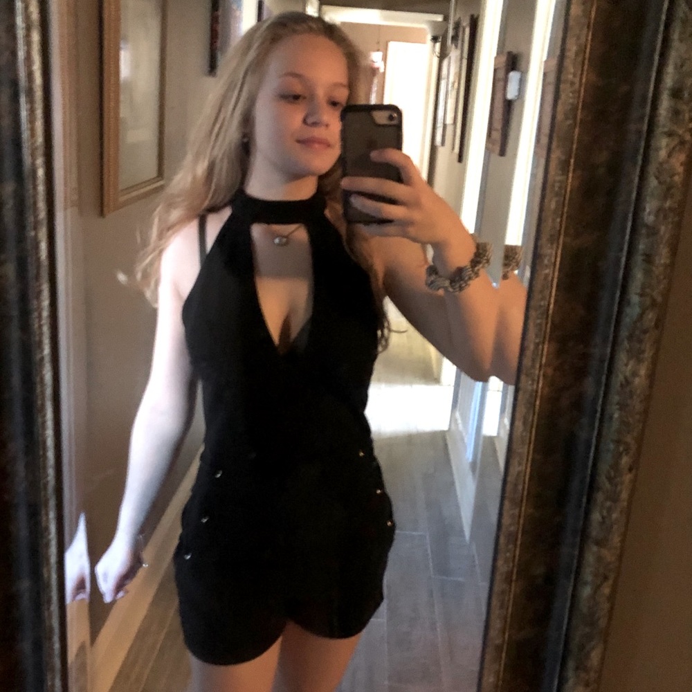 Sleeveless Low-cut Romper